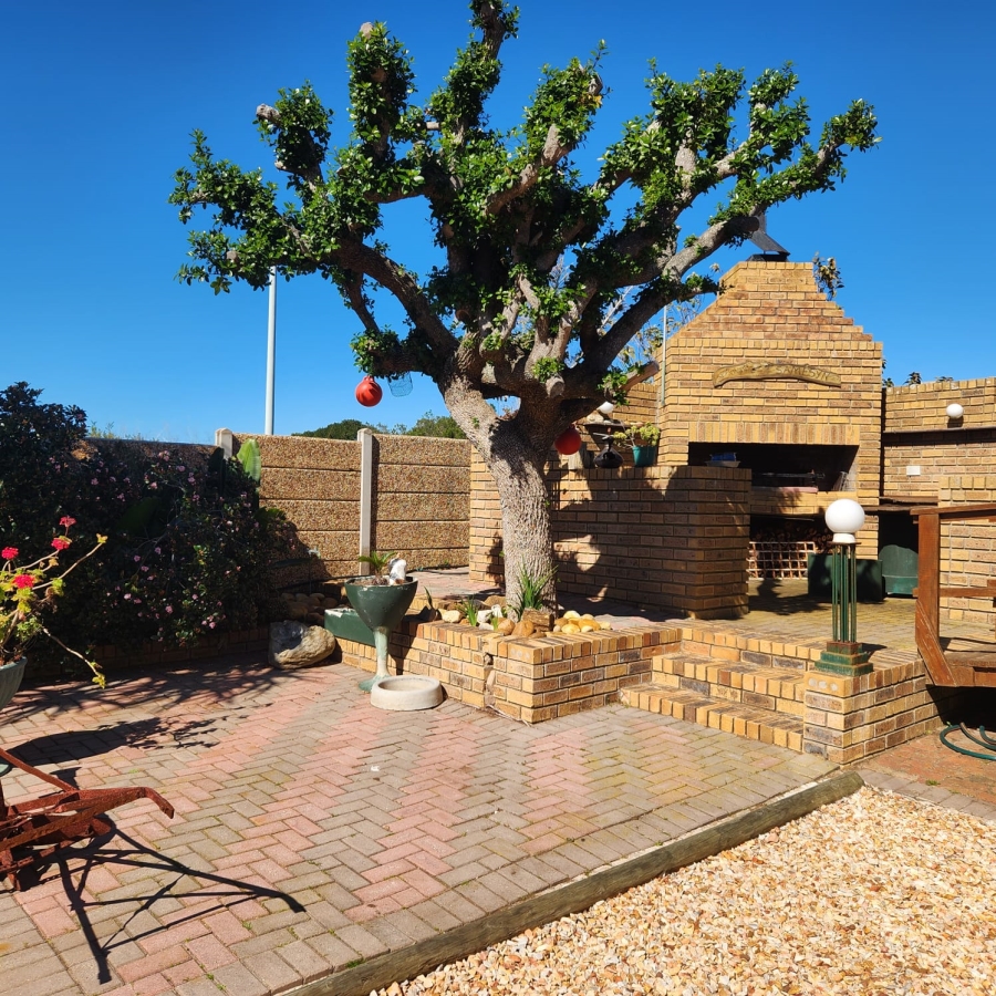 3 Bedroom Property for Sale in Stilbaai Wes Western Cape